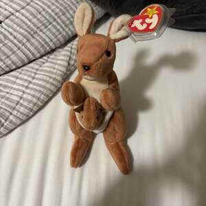 Ty Beanie Baby Pouch the Kangaroo 1996 With Tags Stuffed Animal Toy Vintage